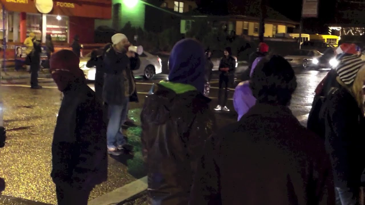 "Deck The Halls With Rows Of Dead Cops" #Ferguson PDX